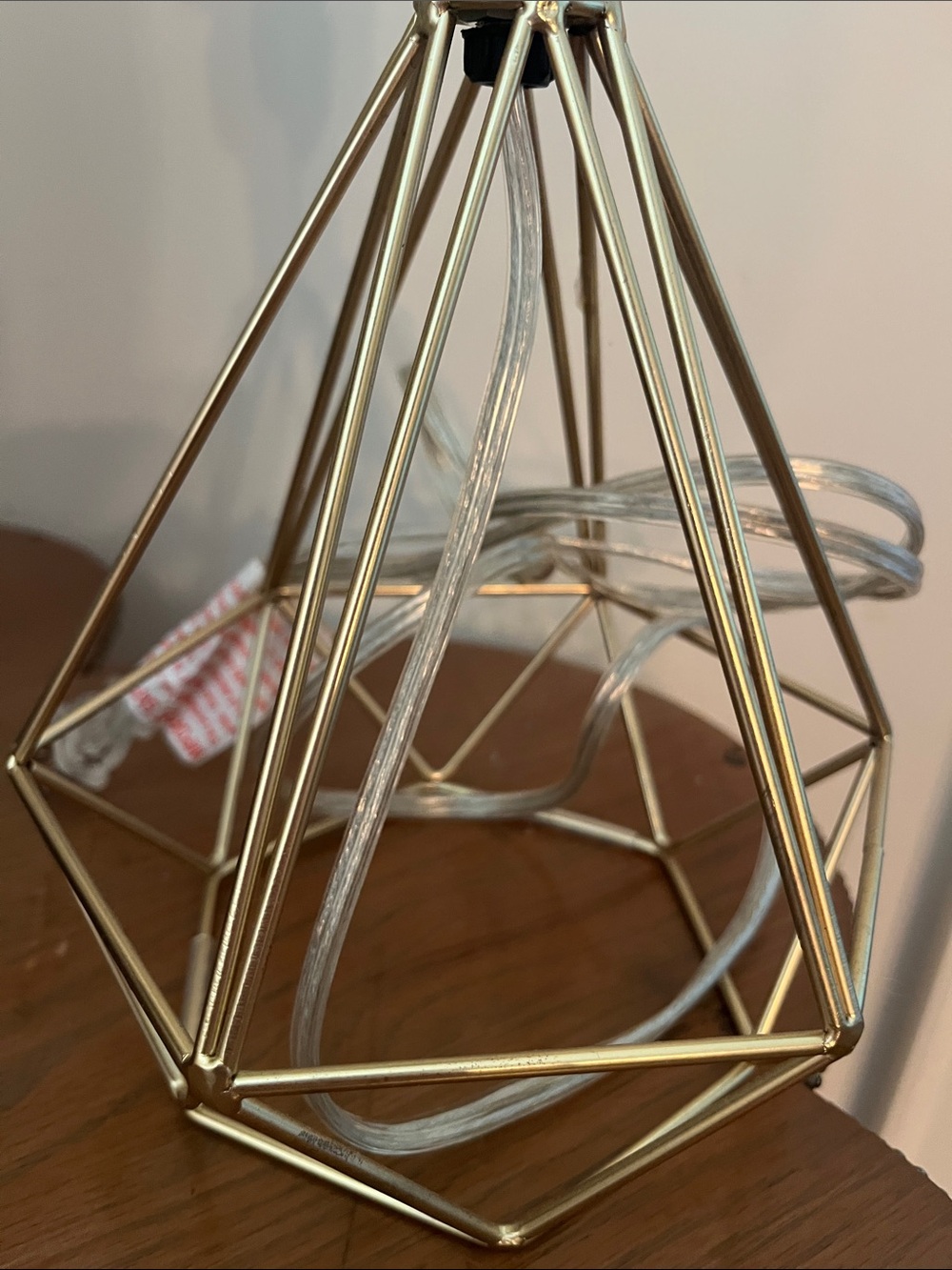 ❤️ 6 for 20 ❤️Geometric Metal Table Lamp - Brass Finish - Picture 2 of 3